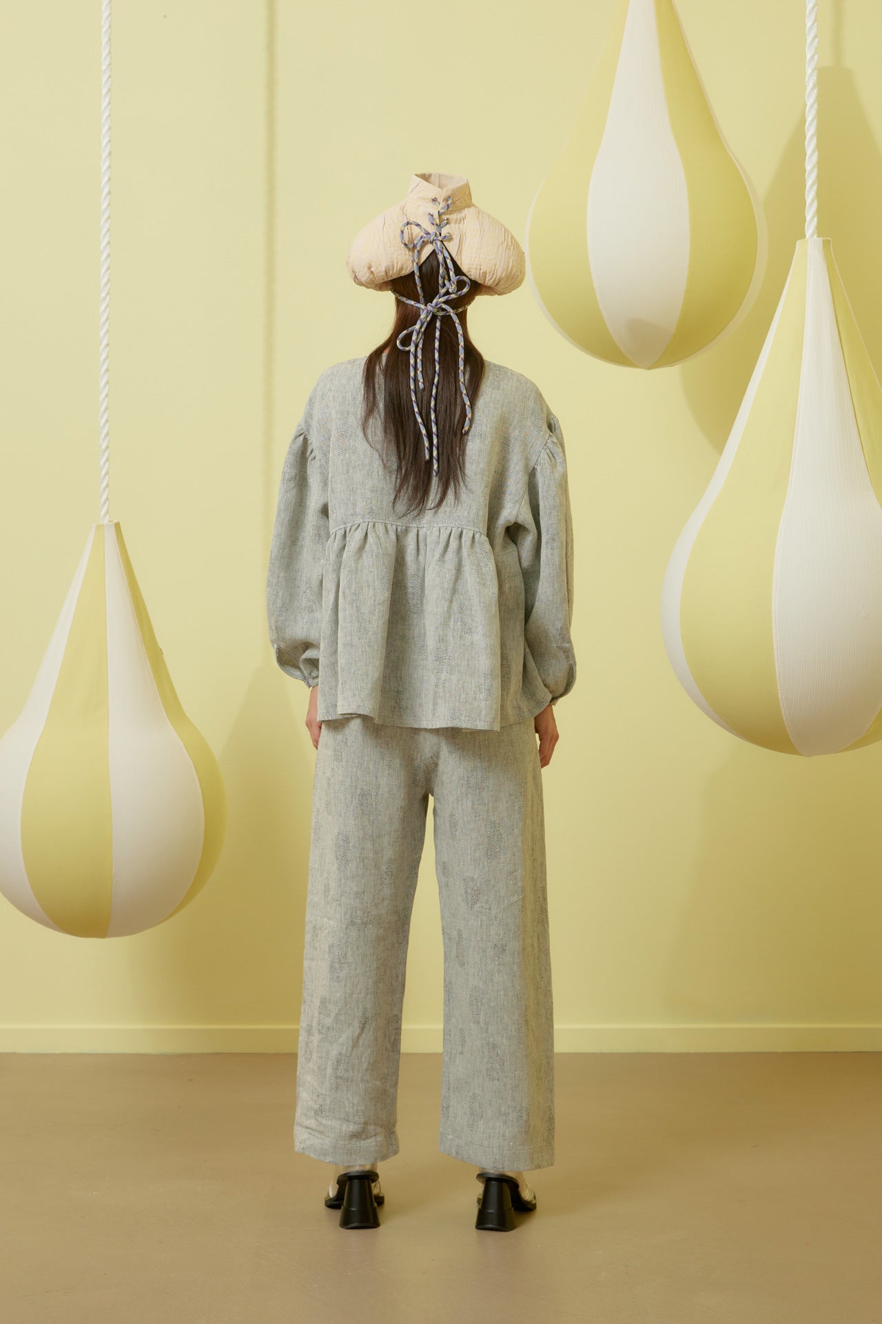Henrik Vibskov - Bowl blouse in Grey Melange Gloves - 5