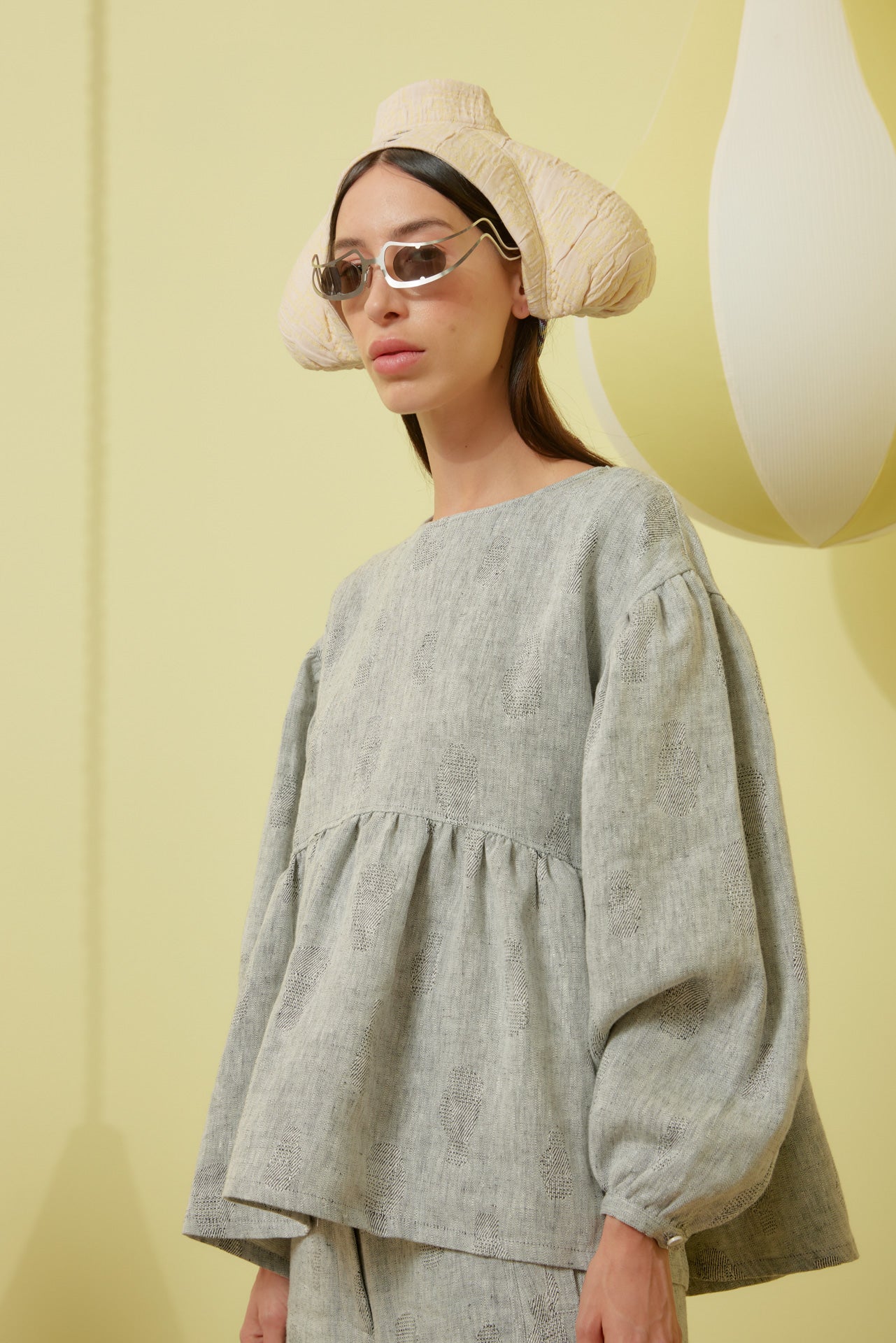 Henrik Vibskov - Bowl blouse in Grey Melange Gloves - 2