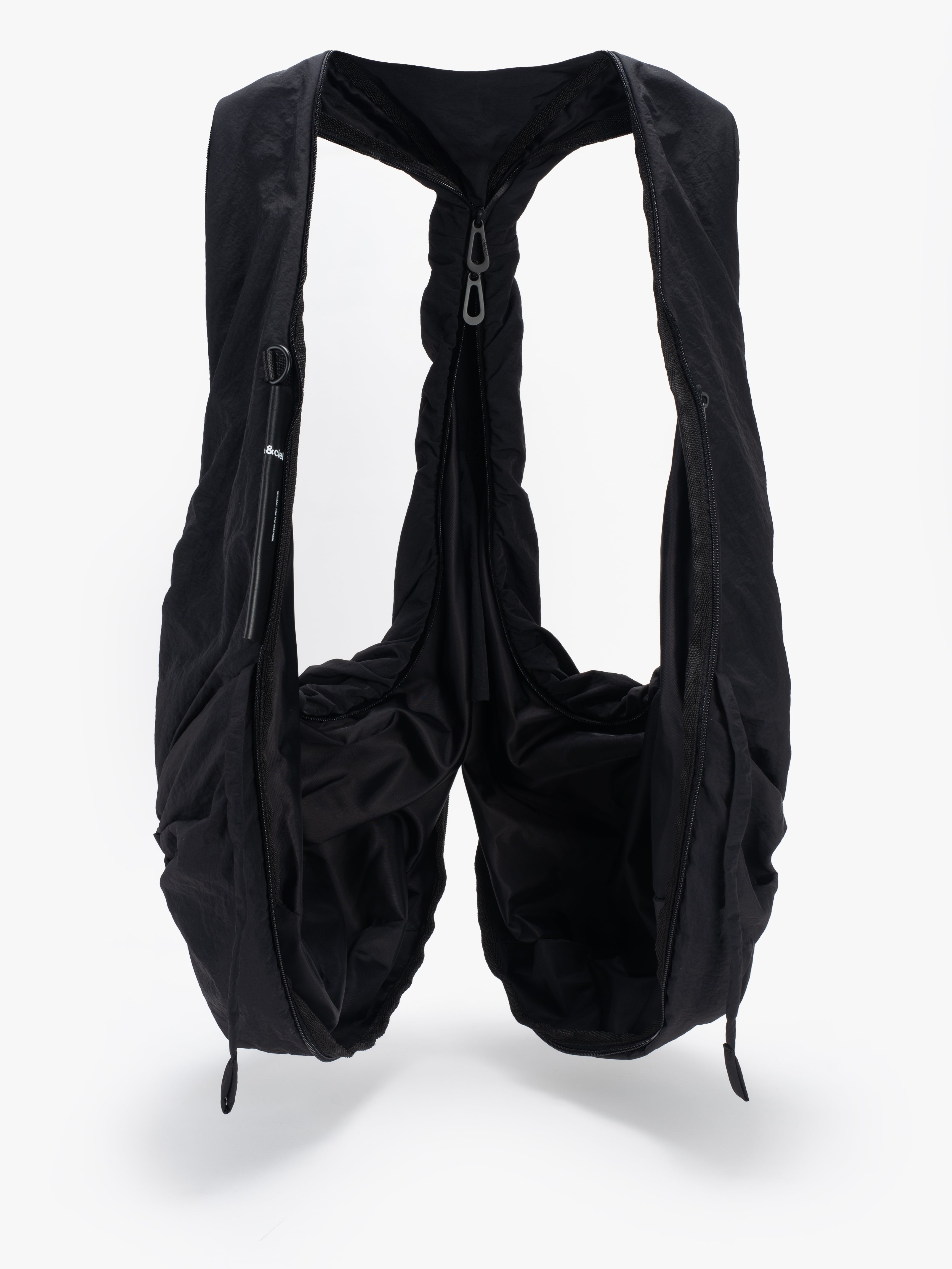 Po Smooth in Black from Côte & Ciel
