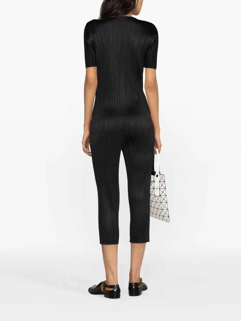 Issey Miyake Pleats Please - pleated cropped pants in black - 4
