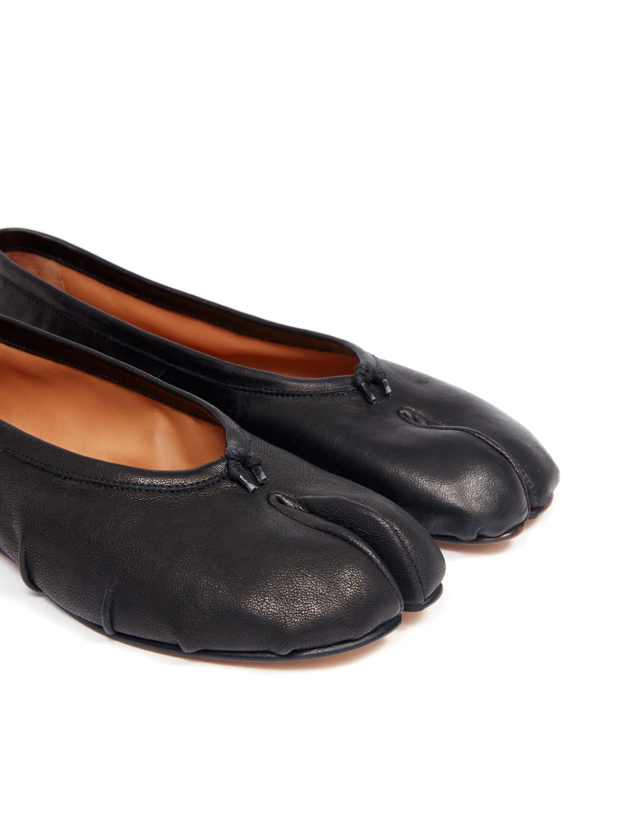 Maison Margiela - pleated ballerina tabi in black - 5