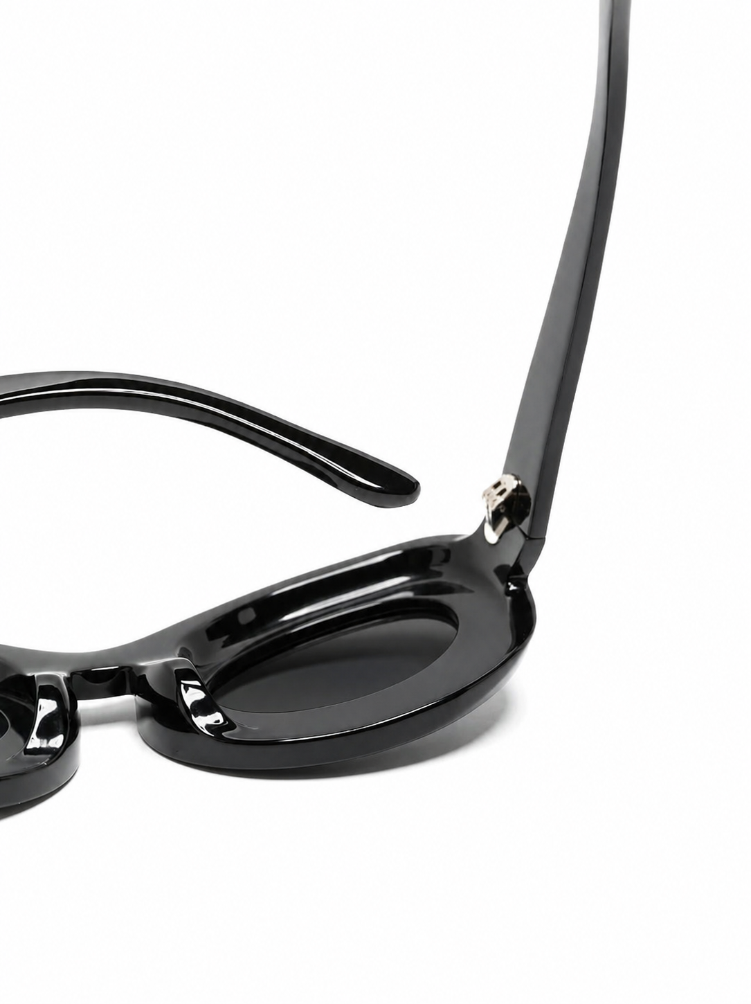 Tyler Sunglasses in black details