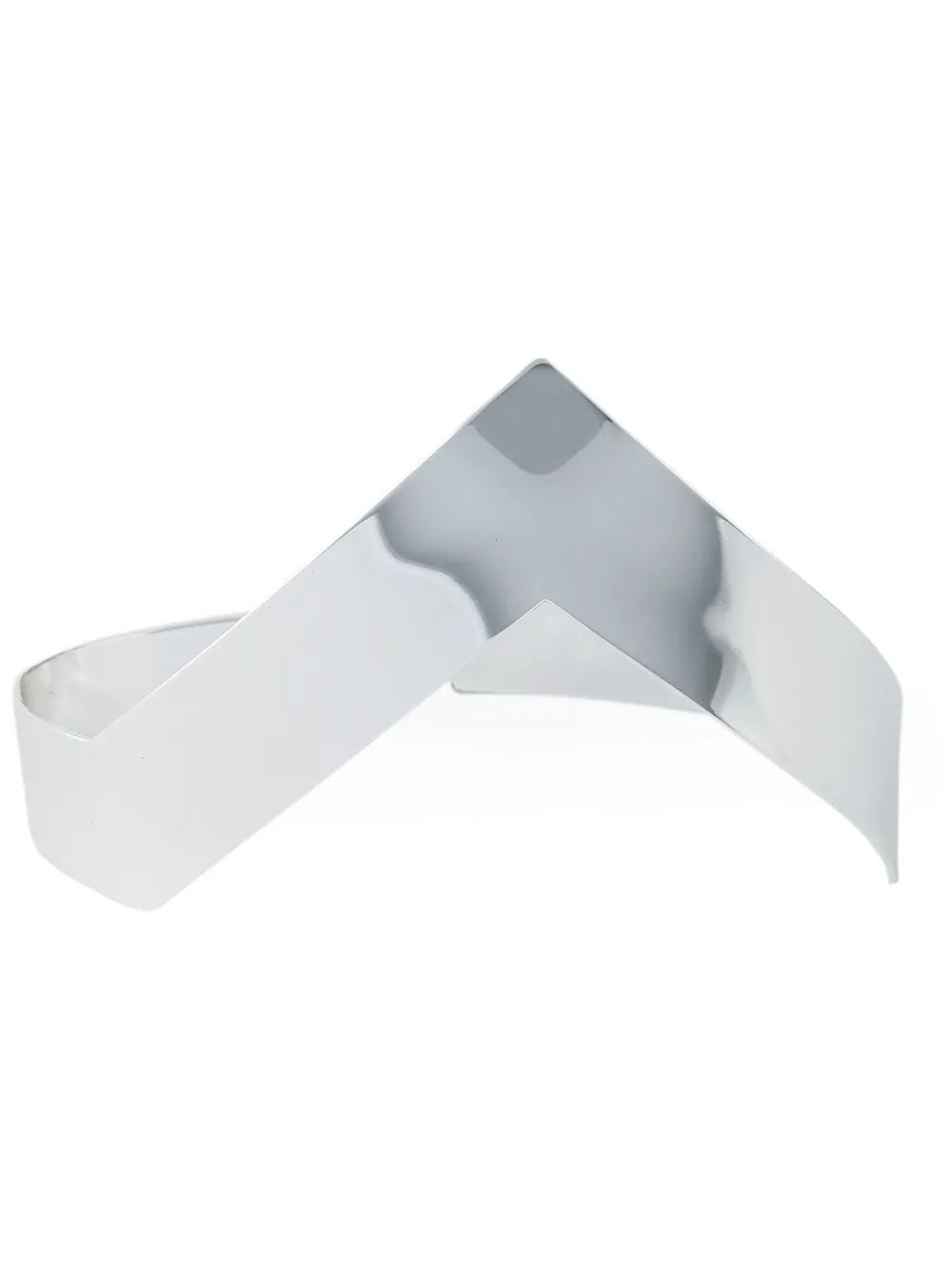 Vibe Harsløf Footlet Silver - front view showing chevron shape and cuff design