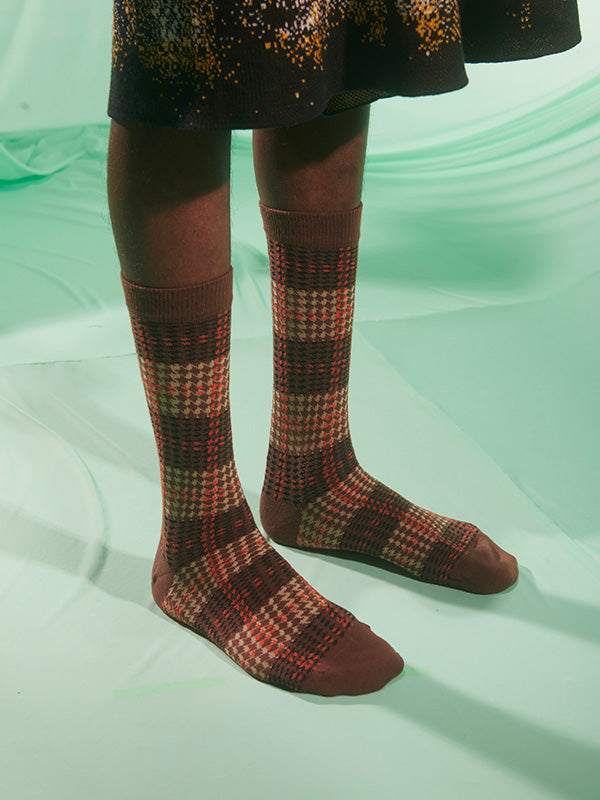 Blurry Stripes Socks Homme in Brown White Orange Checks from Henrik Vibskov