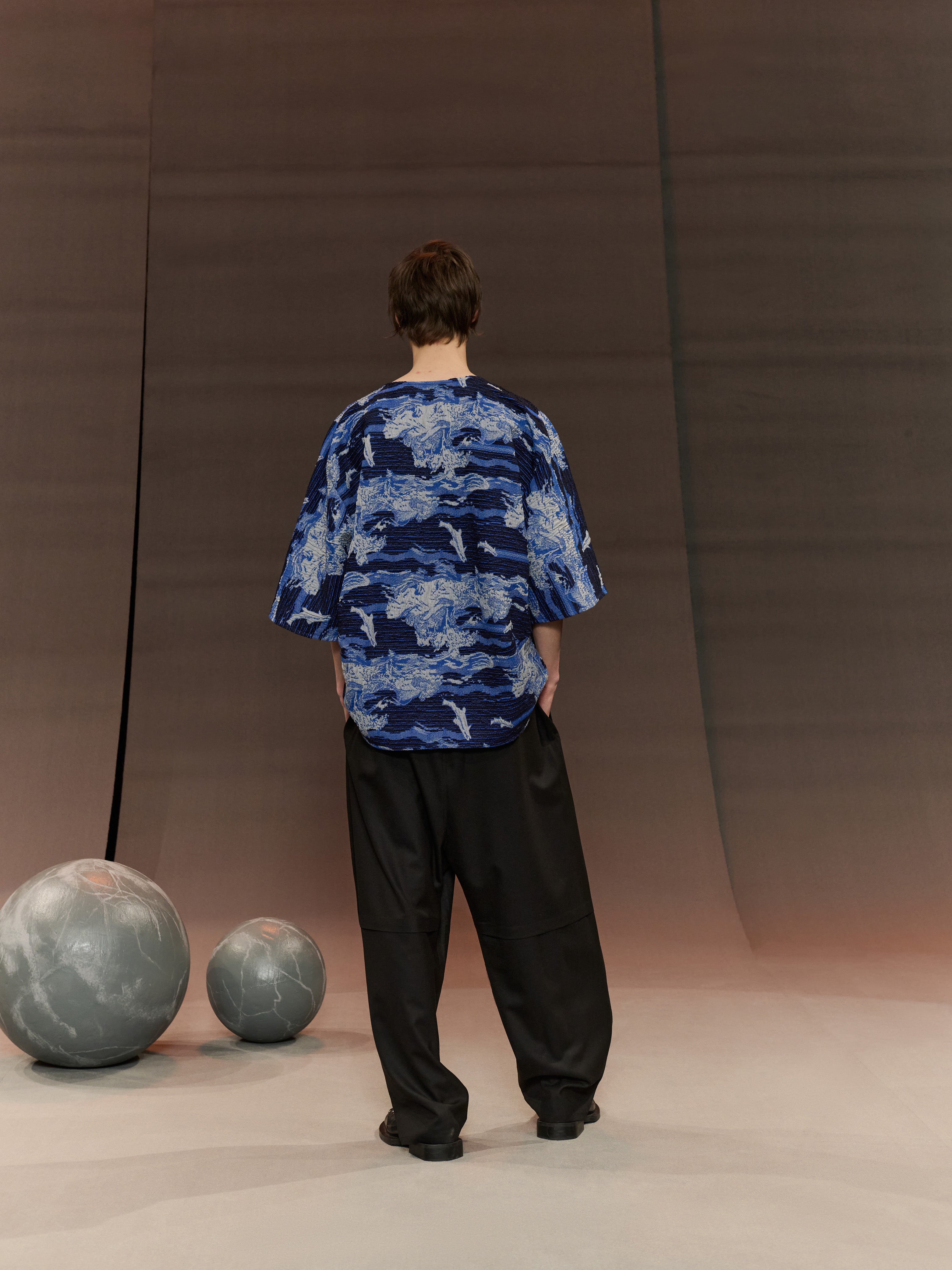 Dart Tee in Fishes Blue from Henrik Vibskov
