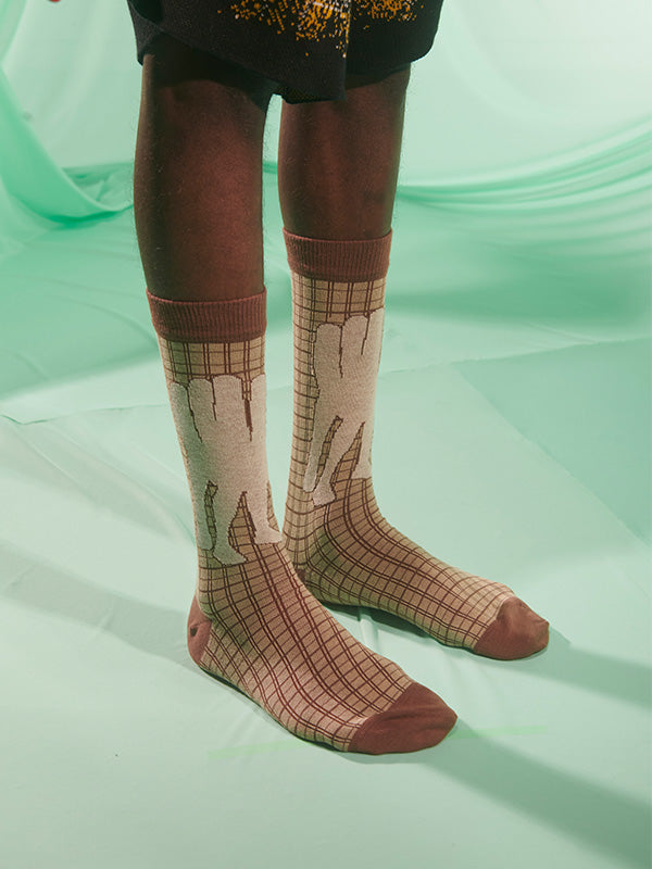 Handfeet Chair Socks Homme in Beige Chair Brown Checks from Henrik Vibskov