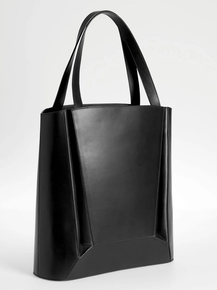 Hans - Black
 Matte
