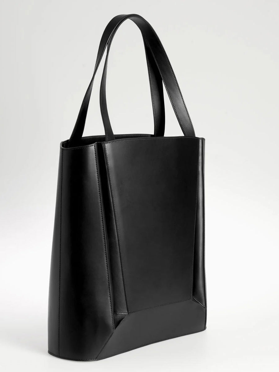 Hans - Black
 Matte