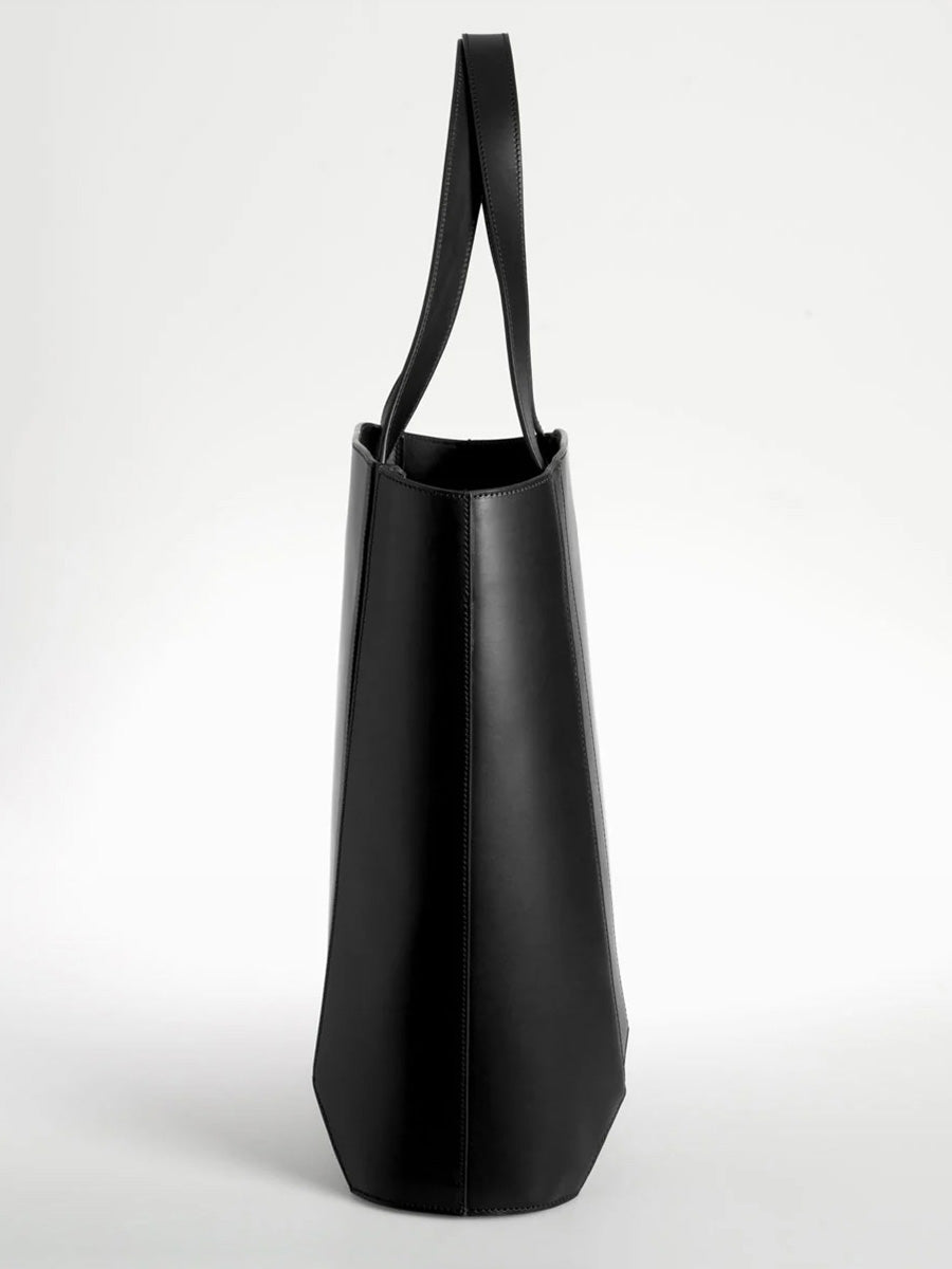 Hans - Black
 Matte