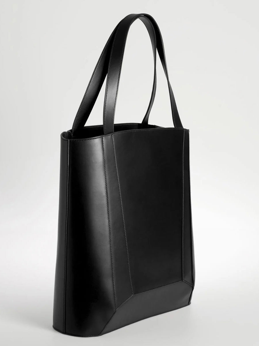 Hans - Black
 Matte