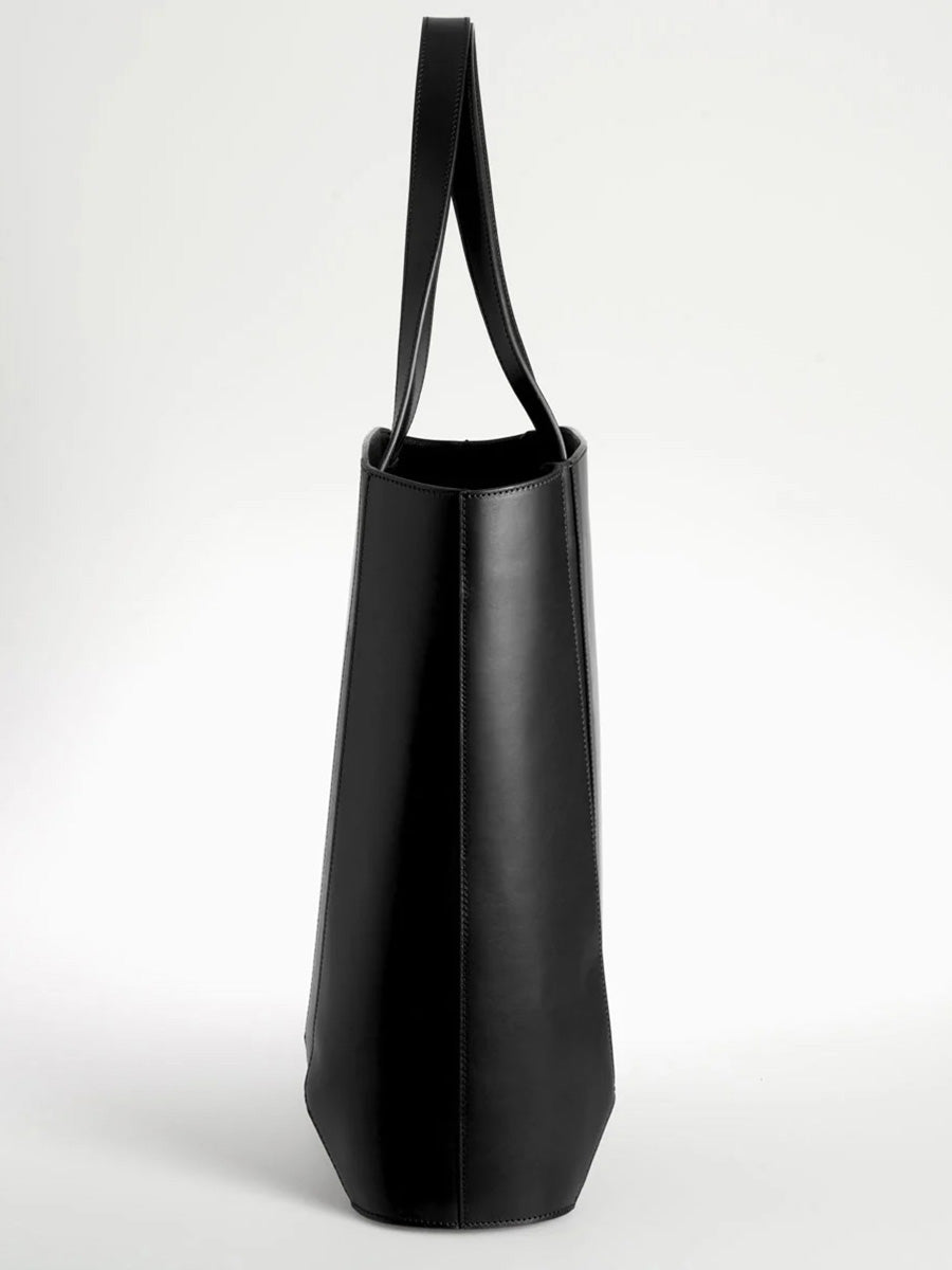 Hans - Black
 Matte