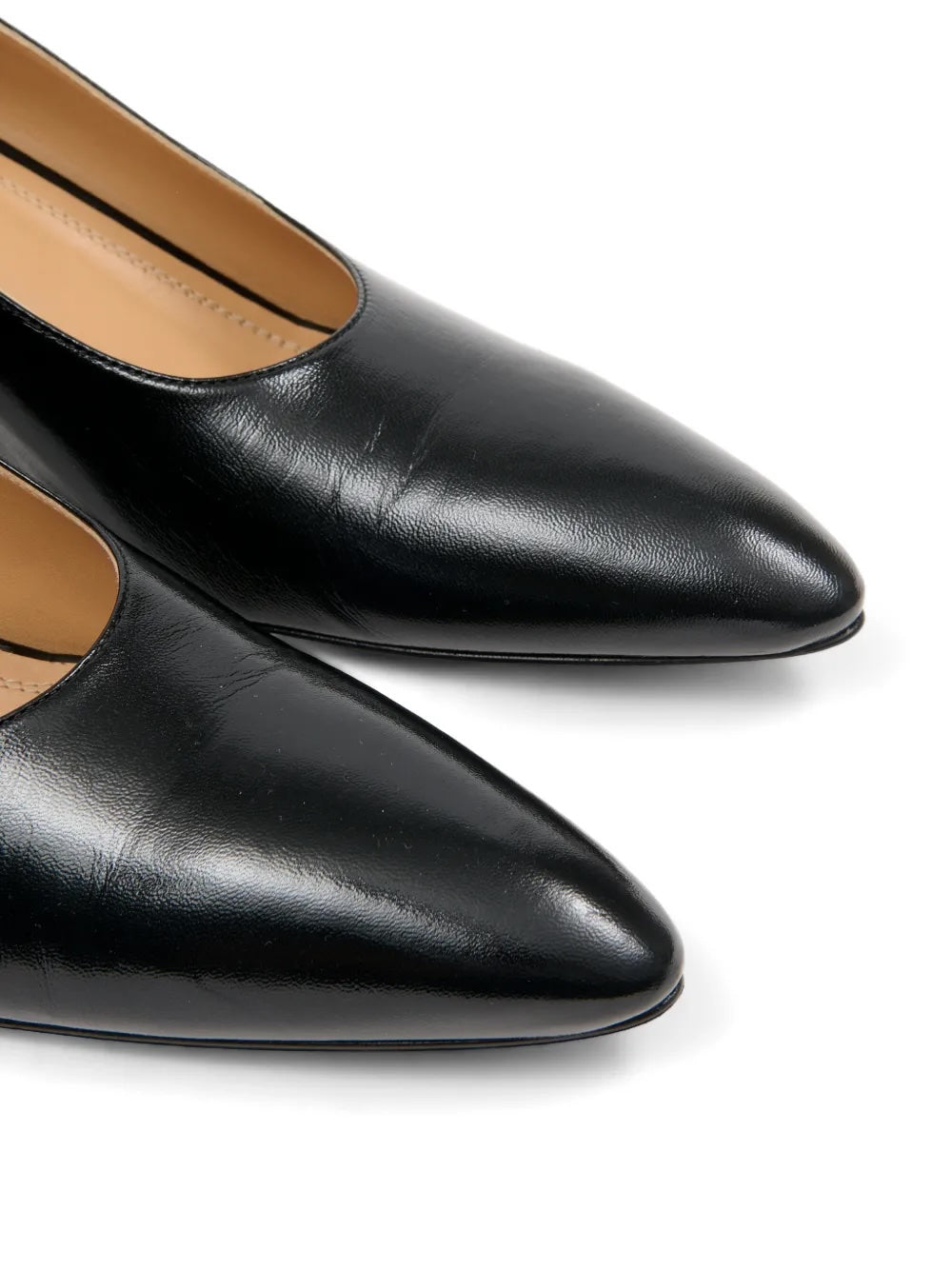 Maison Margiela Heel-Less Pump, close-up of pointed toe in supple black calfskin leather with tan leather lining