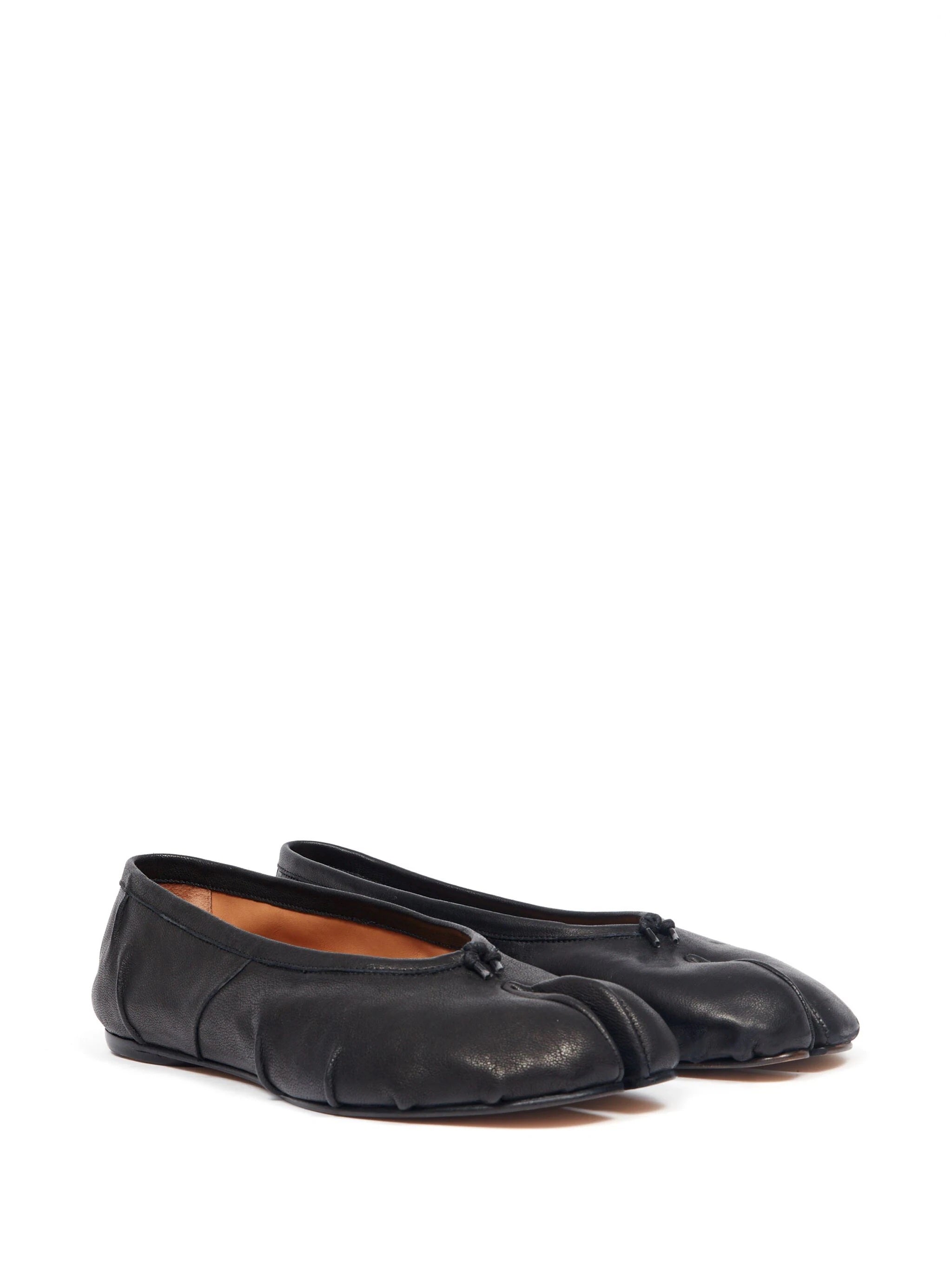 Maison Margiela - pleated ballerina tabi in black - 2