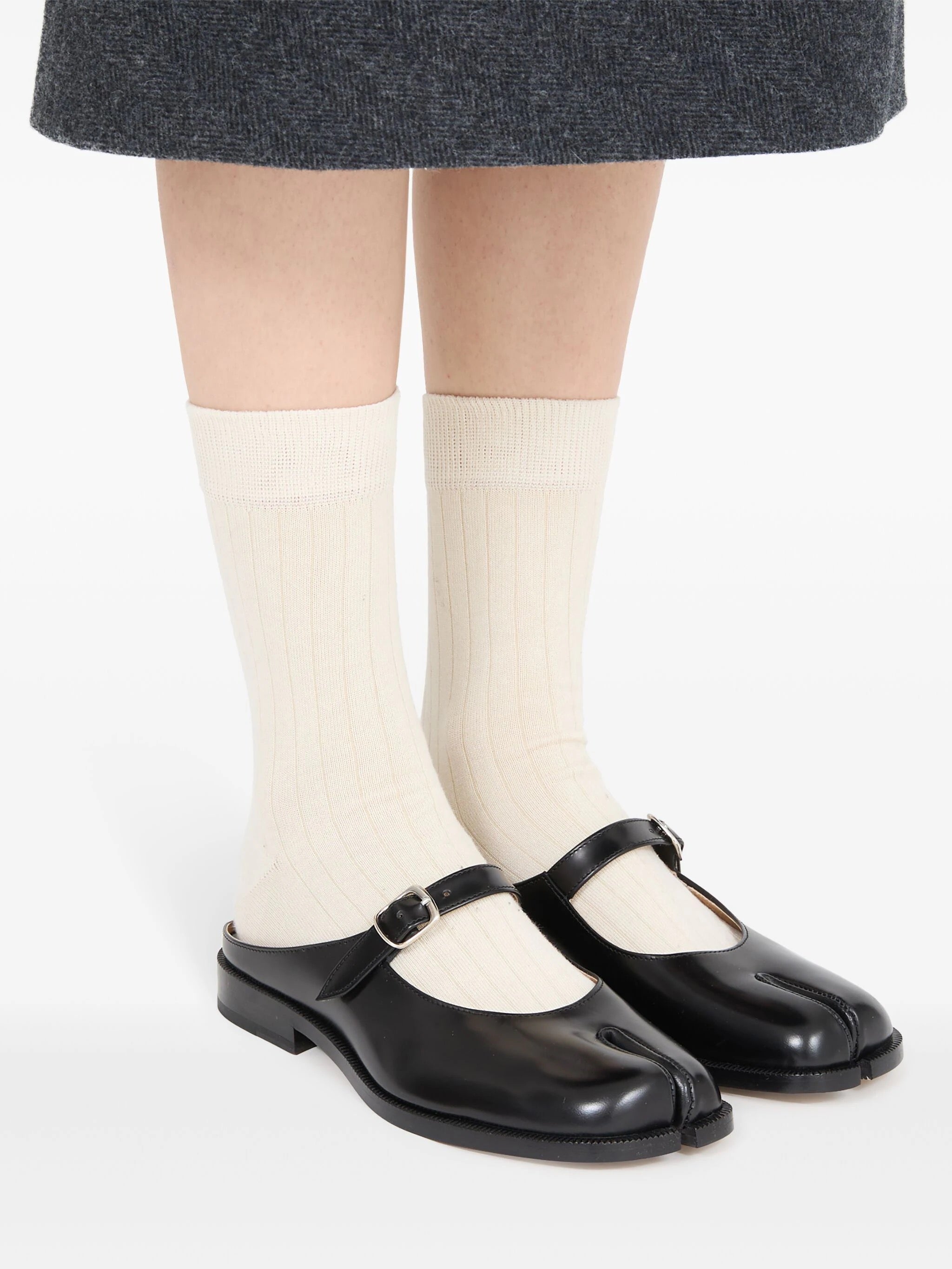 Maison Margiela - Tabi sandals in patent black - 6