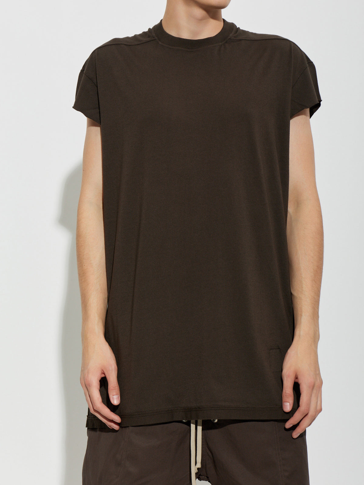 Rick Owens DRKSHDW Rick's Jumbo SL T in Dust worn from the front, showing the oversized fit, dropped shoulders and extended hem.